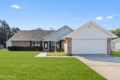 1602 Heather Ct, Ocean Springs, MS, 39564-6047 | Card Image