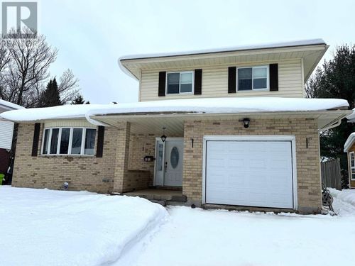187 Parkland Cres, Sault Ste Marie, ON, P6A6M4 | Card Image