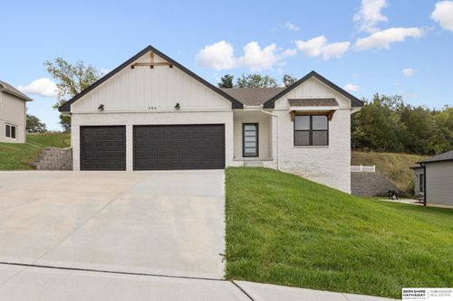 906 Southridge Dr, Louisville, NE, 68037-7077 | Card Image