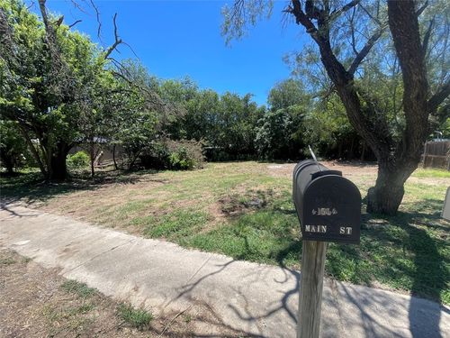 11512 Main St, Jonestown, TX, 78645-3126 | Card Image