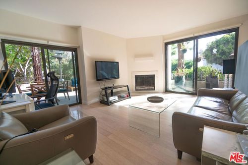 apt-114-8110 Manitoba St, Playa del Rey, CA, 90293-8600 | Card Image