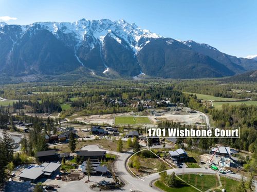 1701 Wishbone Crt, Pemberton, BC, V0N2L3 | Card Image