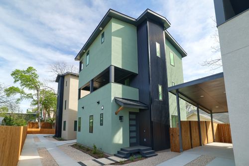 2-2818 E 22nd St, Austin, TX, 78722-1704 | Card Image