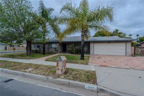 230 Sierra, Moorpark, CA, 93021 | Card Image