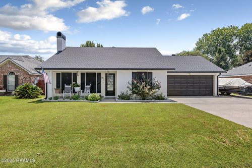 122 Briar Green Dr, Youngsville, LA, 70592-5333 | Card Image
