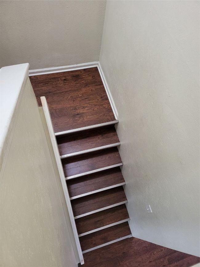 Stairway featuring baseboards | Image 18