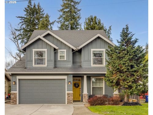 780 E Kenmore St, Gladstone, OR, 97027-1751 | Card Image