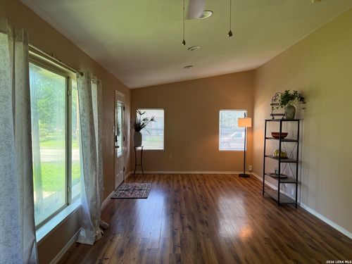 438 Sumner Dr, San Antonio, TX, 78209-4947 | Card Image