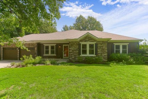 13223 N Virginia Ave, Smithville, MO, 64089-8164 | Card Image