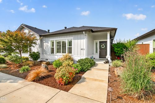 453 S Haskell St, Central Point, OR, 97502-3659 | Card Image