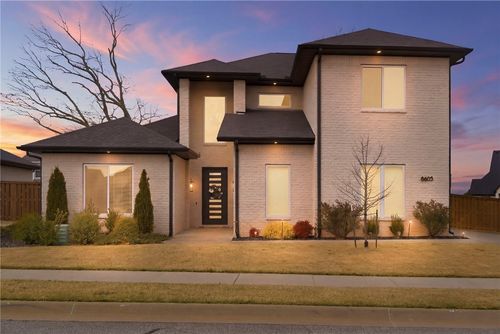 8605 W Migration Way, Bentonville, AR, 72713-2136 | Card Image