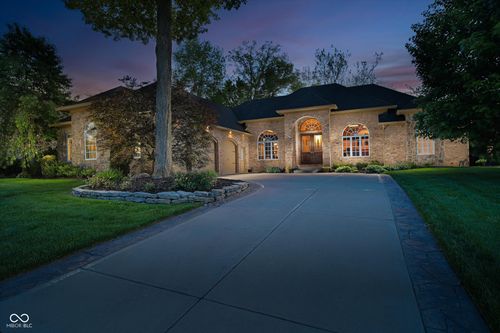 14555 Geist Ridge Dr, Fishers, IN, 46040-9021 | Card Image