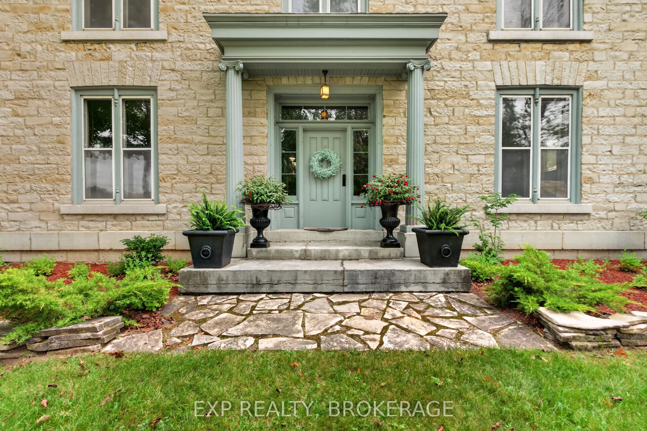 Residential in Stone Mills 4