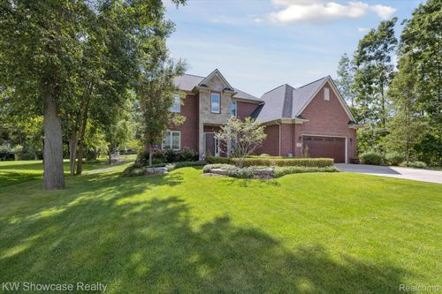 4067 Cameron Ct, Milford, MI, 48381-3699 | Card Image