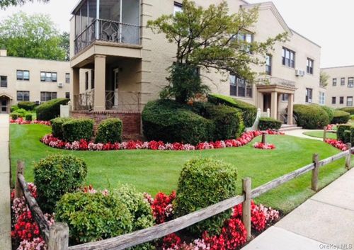 292-300 Cedarhurst, Hempstead, NY, 11556 | Card Image