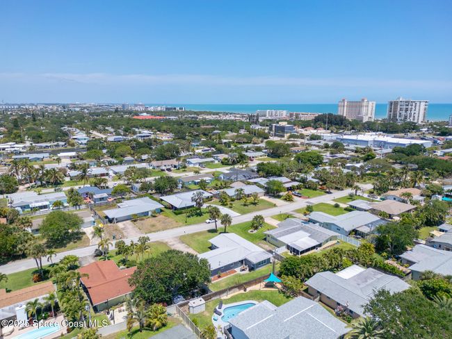 346 Cyprus Dr, House other with 3 bedrooms, 2 bathrooms and null parking in Cocoa Beach FL | Image 38