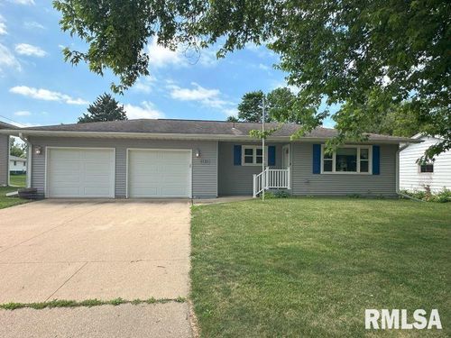 1121 15th St, De Witt, IA, 52742-1017 | Card Image