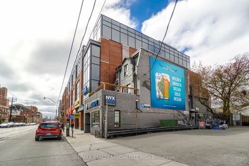 3-450 Bathurst St, Toronto, ON, M5T2S6 | Card Image