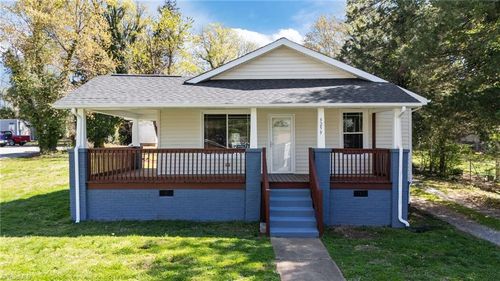 3259 Willoughby Dr, Walkertown, NC, 27051-9014 | Card Image