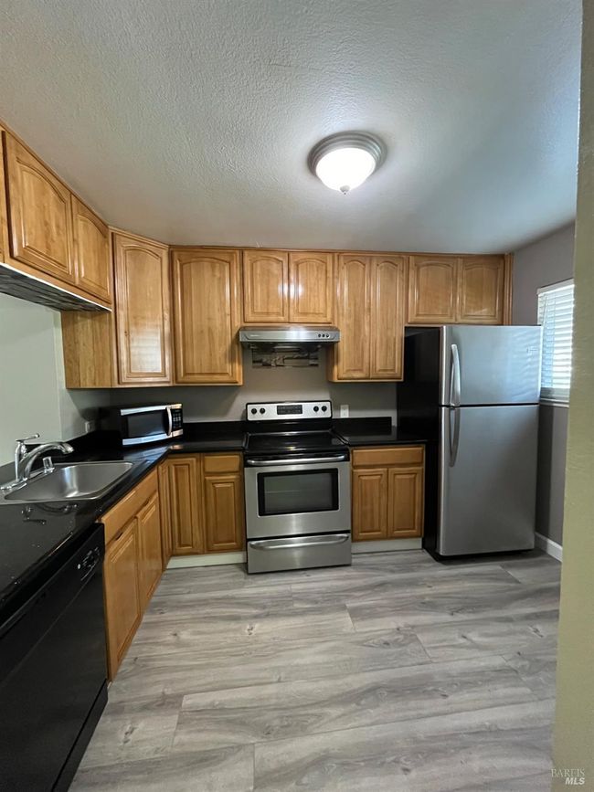 APT-19 - 2525 Walters Way, Condo with 2 bedrooms, 2 bathrooms and 1 parking in Concord CA | Image 6