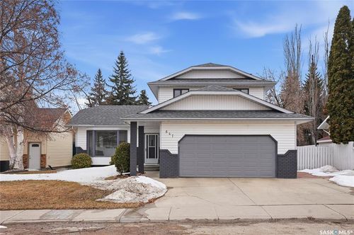 647 Whiteswan Drive, Saskatoon, SK, S7K8A2 | Card Image