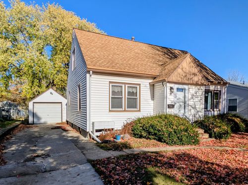 301 Giles Pl, Albert Lea, MN, 56007-2317 | Card Image