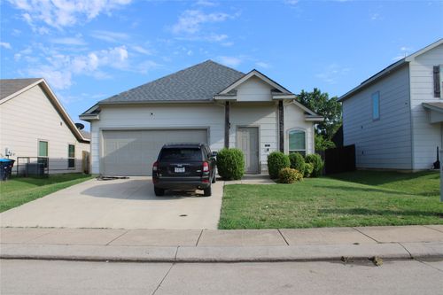 1436 Gallina Trl, Fort Worth, TX, 76119-2668 | Card Image