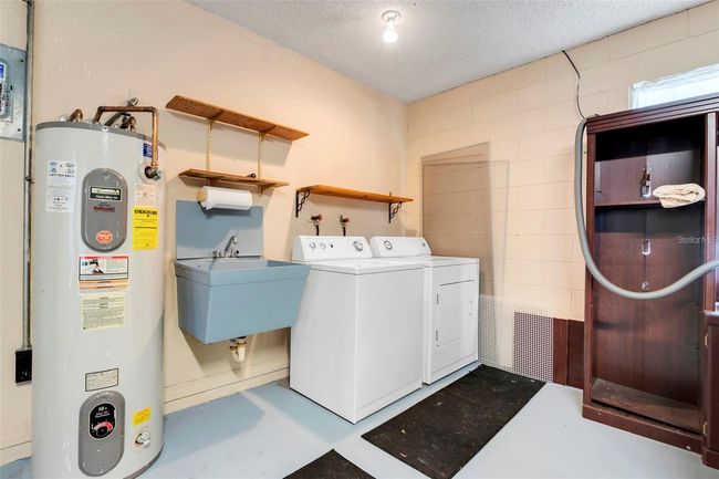 13635 Berkshire Ct, House other with 3 bedrooms, 2 bathrooms and null parking in GRAND ISLAND FL | Image 16