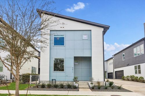 9811 Mockingbird Hill Ln, Houston, TX, 77080-3049 | Card Image