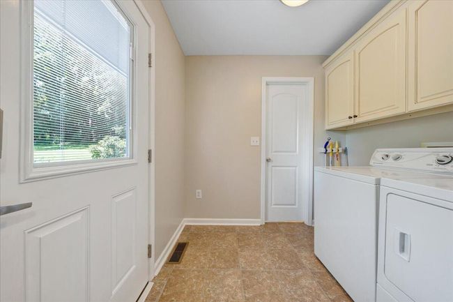 Laundry Room | Image 11