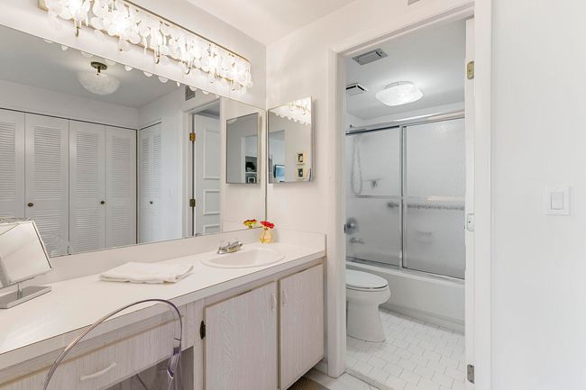 APT-1208 - 440 Seaview Ct, Condo with 2 bedrooms, 2 bathrooms and null parking in MARCO ISLAND FL | Image 25
