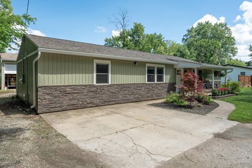 242 N Bickett Rd, Xenia, OH, 45385-7807 | Card Image