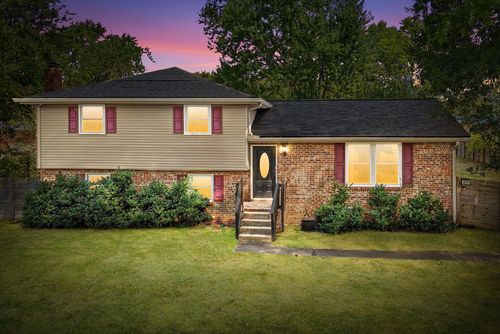 2079 Skyview Cir, Clarksville, TN, 37042-4170 | Card Image