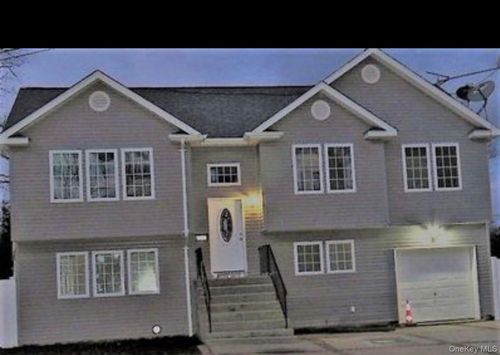 255 Smith St, Central Islip, NY, 11722-4131 | Card Image