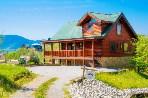 1-801 Kings Way, Gatlinburg, TN, 37738-5332 | Card Image