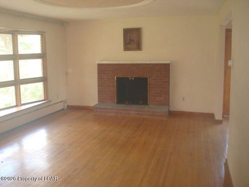 24 Flat Rock Rd, Dallas, PA, 18612-6024 | Card Image