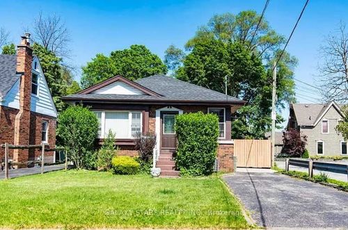 16 Kingsmount St N, Hamilton, ON, L8S3L3 | Card Image