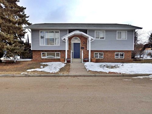5115 Riverside Dr, Vermilion, AB, T9X1T8 | Card Image