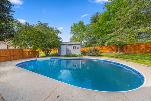195 Cherokee Rd, Hendersonville, TN, 37075-3759 | Card Image
