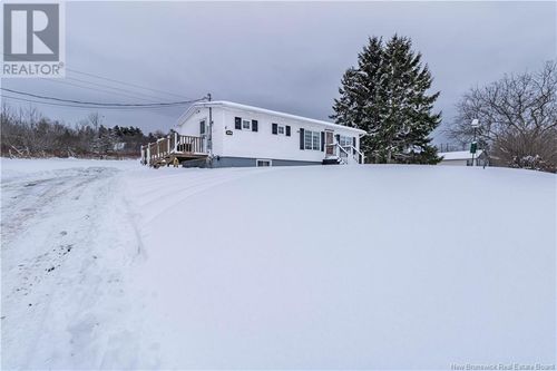 19 Sunset Ave, Apohaqui, NB, E5P3R2 | Card Image