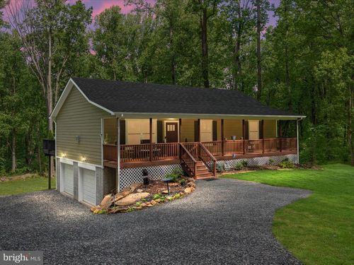 295 Rocky Mount Rd, LINDEN, VA, 22642-5209 | Card Image