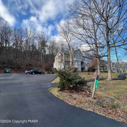 316 Hollow Rd, East Stroudsburg, PA, 18302-8702 | Card Image
