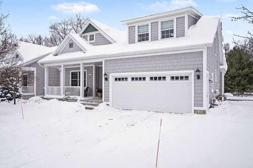 627 Parkview Ave, Spring Lake, MI, 49456-1787 | Card Image