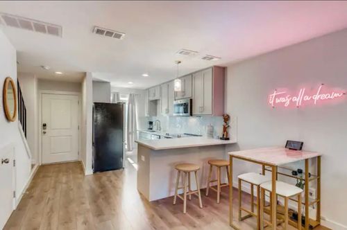 apt-102-3810 Southway Dr, Austin, TX, 78704-6863 | Card Image
