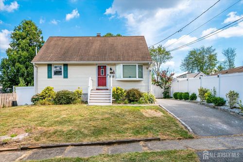 10 Oliver St, Metuchen, NJ, 08840-1729 | Card Image