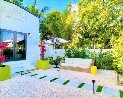 8280 Ne 1st Pl, Miami, FL, 33138-3748 | Card Image