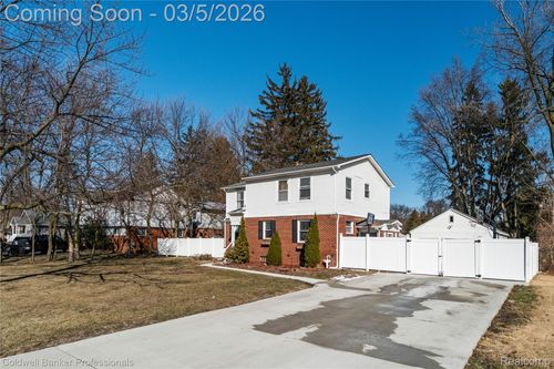 20978 Stahelin Rd, Southfield, MI, 48075-7154 | Card Image