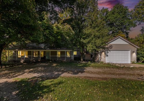 238 Maple St, Freeport, MI, 49325-5107 | Card Image