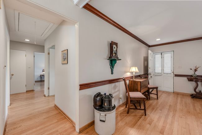 806 - 806 Chanticleer Ln, Condo with 3 bedrooms, 2 bathrooms and 2 parking in Hinsdale IL | Image 16