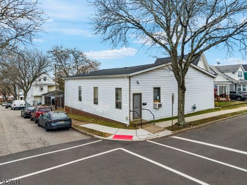 29 Summit Ave, Clifton, NJ, 07013-1069 | Card Image